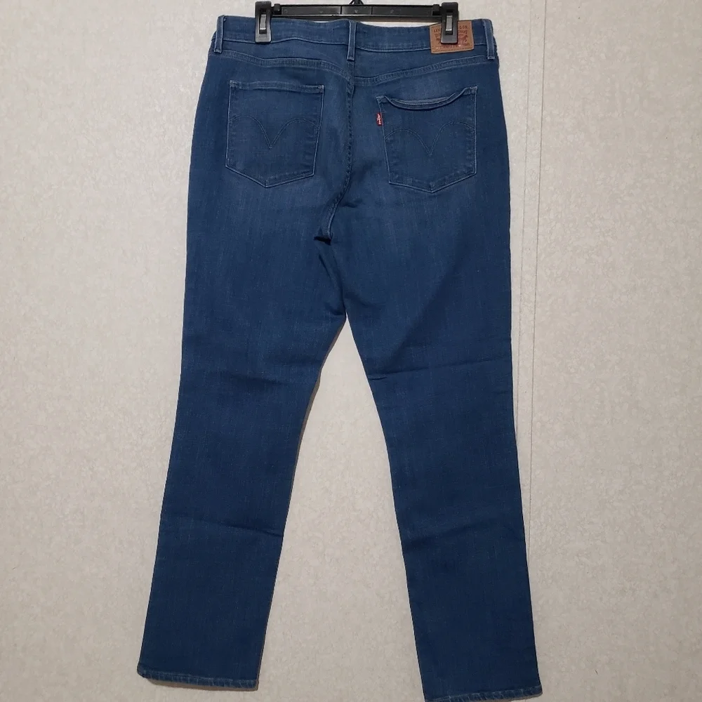 LEVI'S...Women's Blue Embroidered Jeans..SIZE:33